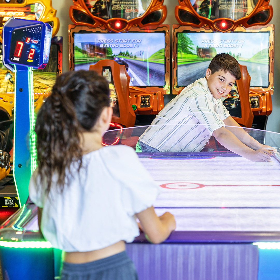 AvantiResortOrl's tweet photo. Looking for some indoor fun? The game room has got you covered!
Bring your A-game, and let's play!
#hotelstay #hotelgameroom #StayatAvantiOrlando #avantiorlandoresort #vacationtime #vacationbreak #orlandoindoorfun #orlandohotel #internationaldrivehotel https://t.co/wJQ1nBIJIm
