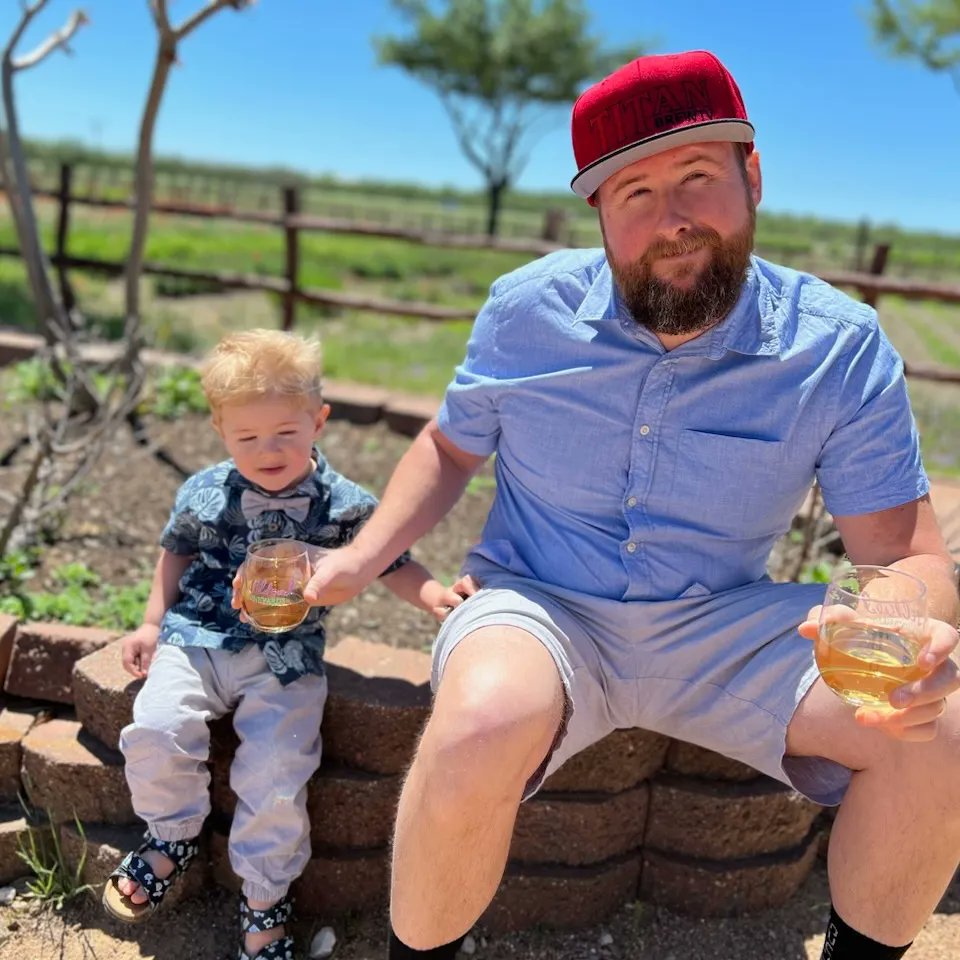 titanbrewtv's tweet photo. Some much needed Family time in our favorite spot, Fredericksburg, TX🍺💪

Grab some beer @ Fredericksburg Brewing Company 

Had an amazing Old Fashioned @ Tubbys Ice House

Relax and sipped wine @ Signor Vineyards 

We wine, we dine and we...... Well had fun

Prost!!!!! https://t.co/2HhbEwdp5P
