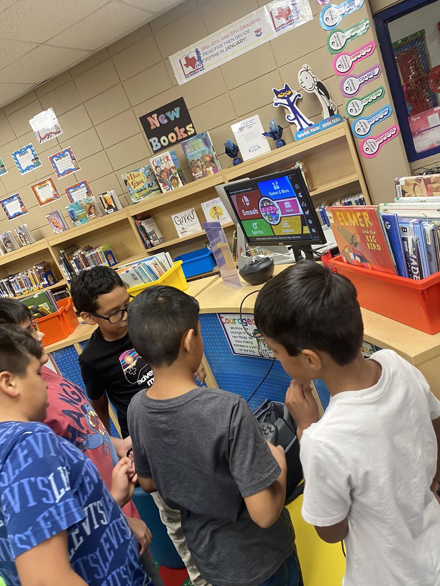 VeroRodz7's tweet photo. So excited to have my lunch bunch in the ILC #PYPLibrarian #PYPLibraries #HCISDLibraries #LunchBunch https://t.co/hOMqZNC4HK