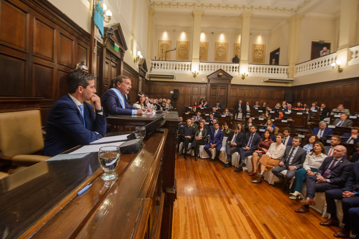 Hoy, el gobernador Rodolfo Suarez estuvo a cargo de la apertura del 183º Período de Ordinario de Sesiones en la Legislatura Provincial.
En su discurso, el gobernador habló de la importancia que la política educativa tuvo durante el pasado año de gestión y la tiene en el 2023.