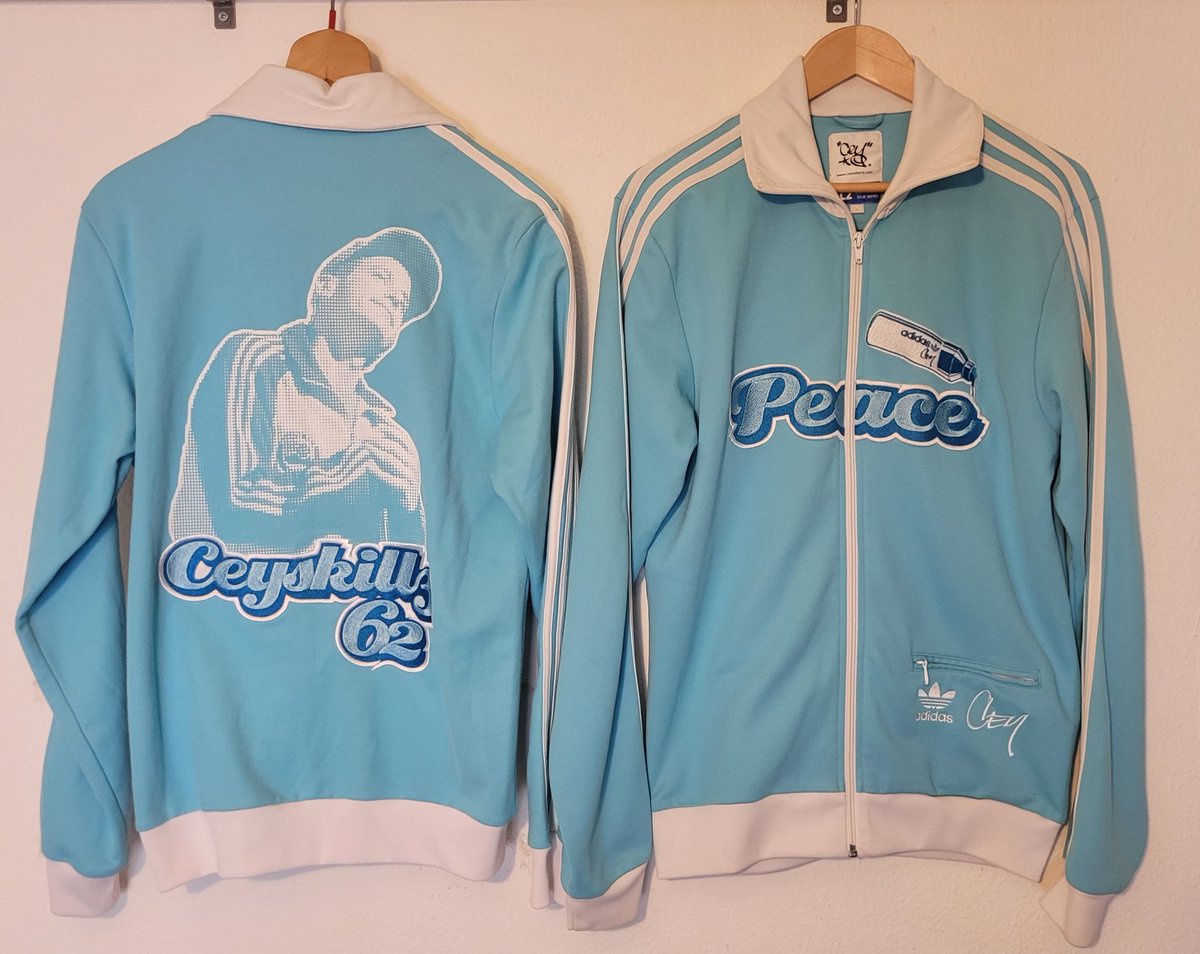 Adidas_tracktop's tweet photo. My adicolor blue collection.
#adidas #adicolor #beastyboys #newyork #bronx #tron #toy2r #blue #shareyourstripes #3stripes #adidascollector @adiFamily_ @Dadidassler @ShirtsofNeil https://t.co/7hyigWKAva