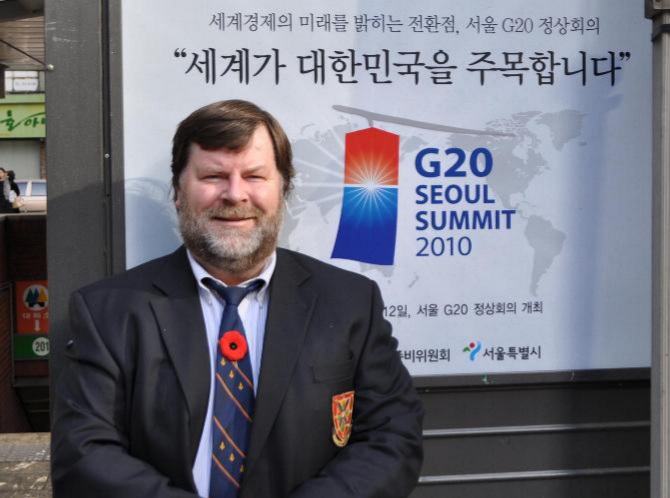 profwitiger's tweet photo. @DrAlfonsoFasano Seoul in April is lovely with so many plants and flowers bursting forth https://t.co/Bh3DaNrgU4
