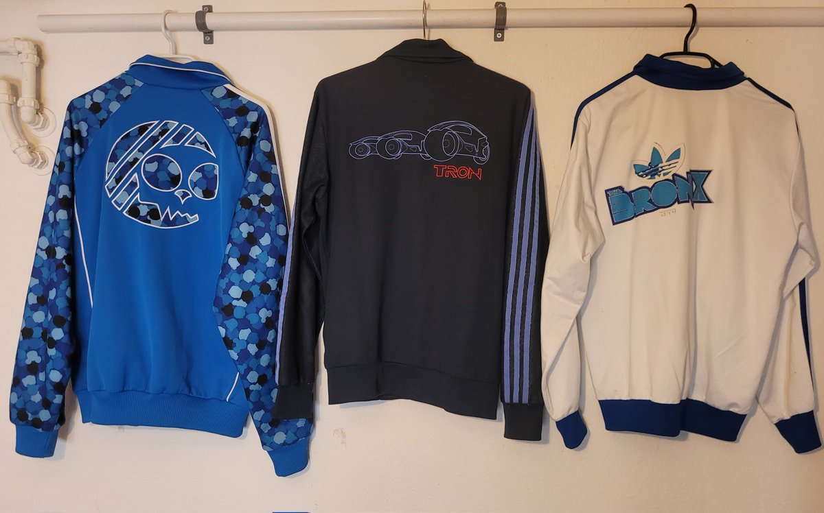 Adidas_tracktop's tweet photo. My adicolor blue collection.
#adidas #adicolor #beastyboys #newyork #bronx #tron #toy2r #blue #shareyourstripes #3stripes #adidascollector @adiFamily_ @Dadidassler @ShirtsofNeil https://t.co/7hyigWKAva