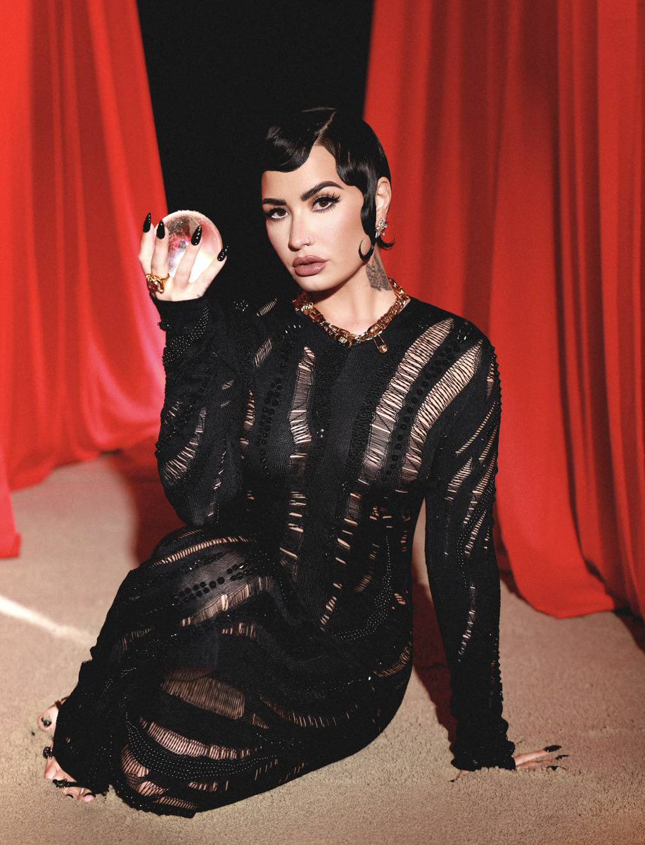 Only Demi Brasil tweet media