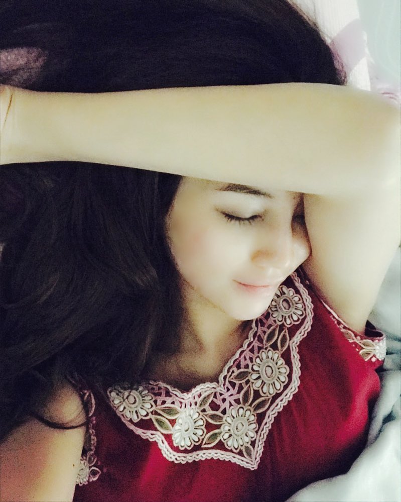 DitsyWannara's tweet photo. "Sometimes the best plans are the ones where you have no plans at all. Just chilling at home and enjoying some quiet time. #homechilling #lazyday" https://t.co/hCVRNoRPN8
