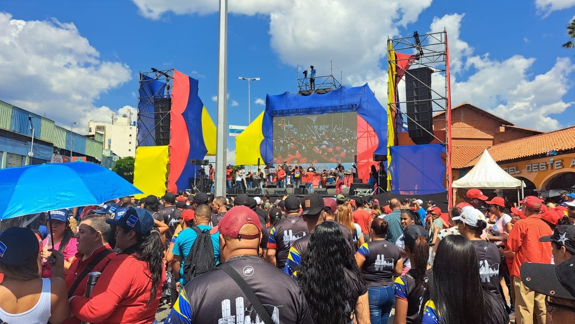 SatdcGdc's tweet photo. Hoy #1May el #SATDC presente en la convocatoria a la Gran Movilización por  el Día del Trabajador y la Trabajadora, avanzaremos hasta el Centro de Caracas. Junto a nuestro presidente obrero @NicolasMaduro y Jefe de @GDCEsPueblo @Nahumjfernandez #TrabajoYPatria https://t.co/sidDgQRWJz