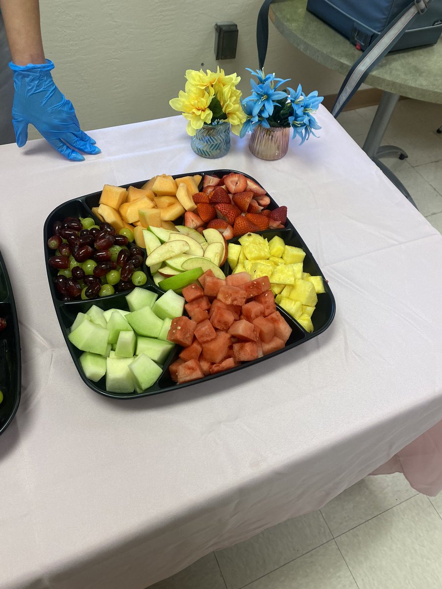 Grassy Waters Elementary School (@gweowls) on Twitter photo Happy Teacher Appreciation Week!! We are super excited to celebrate our staff! Because teachers canāt survive on apples alone, we started their Monday off with a delicious breakfast from Chick-fil-A! <a href="/Sean_Higgins06/">Sean Higgins</a> <a href="/pbcsd/">The School District of Palm Beach County</a> Happy Teacher Appreciation Week!! We are super excited to celebrate our staff! Because teachers canāt survive on apples alone, we started their Monday off with a delicious breakfast from Chick-fil-A! <a href="/Sean_Higgins06/">Sean Higgins</a> <a href="/pbcsd/">The School District of Palm Beach County</a>
