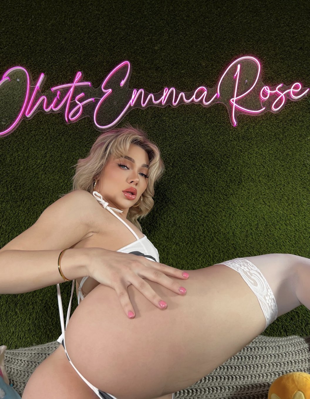 Emma Rose 🌹 vegas on X: Lunch is served on OnlyFans, it cums with milk 🐮  t.co1cRSp4dd1B  X