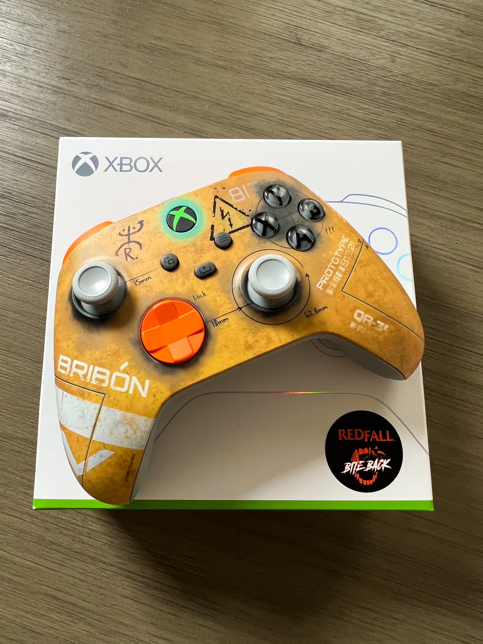 Customize a Limited Edition Redfall Xbox Controller