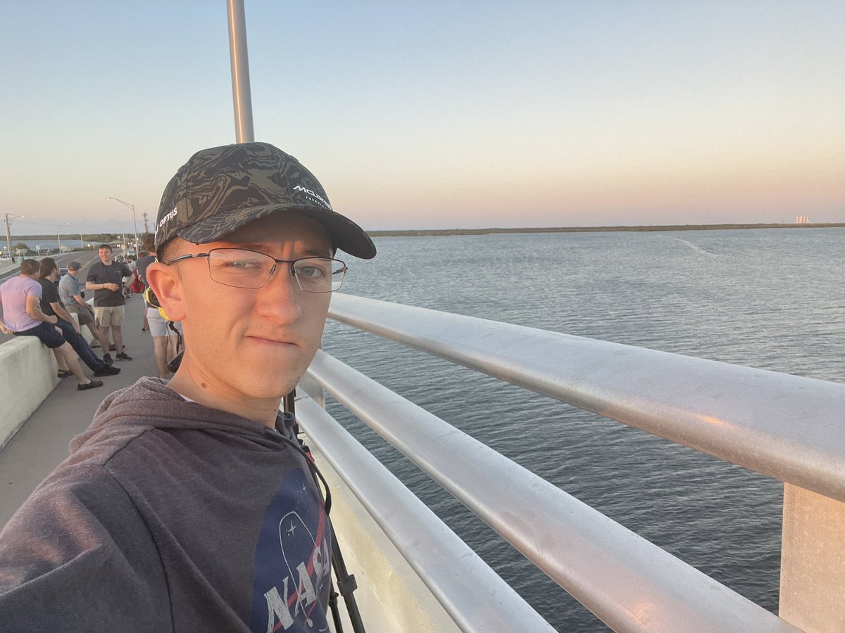 nikiawolf's tweet image. Pretty good views of a launch everyone was hoping would finally get off the ground

@SpaceX #spacex #FalconHeavy #falconheavylaunch #rocketlaunch #nikoncreators @NikonUSA