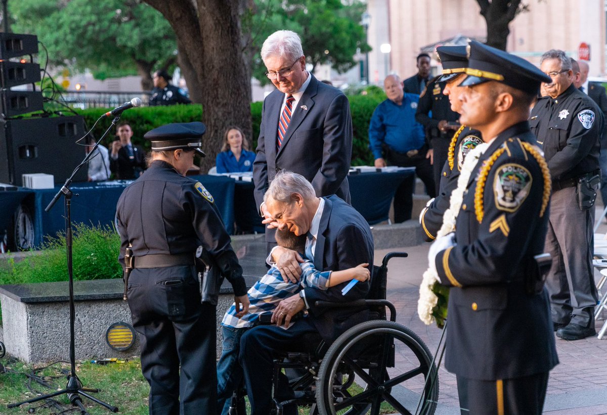 Greg Abbott tweet media
