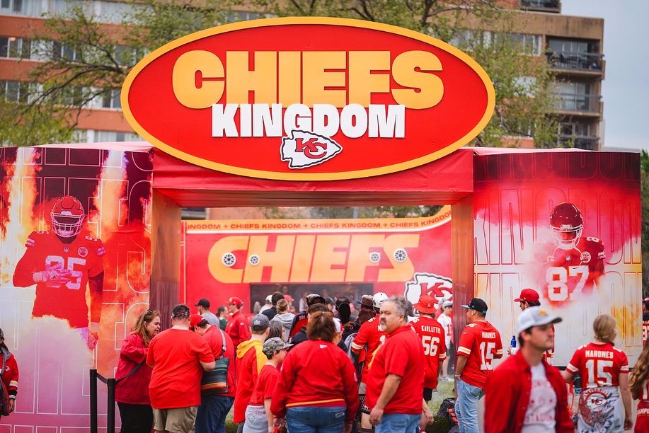 Mark Donovan tweet media