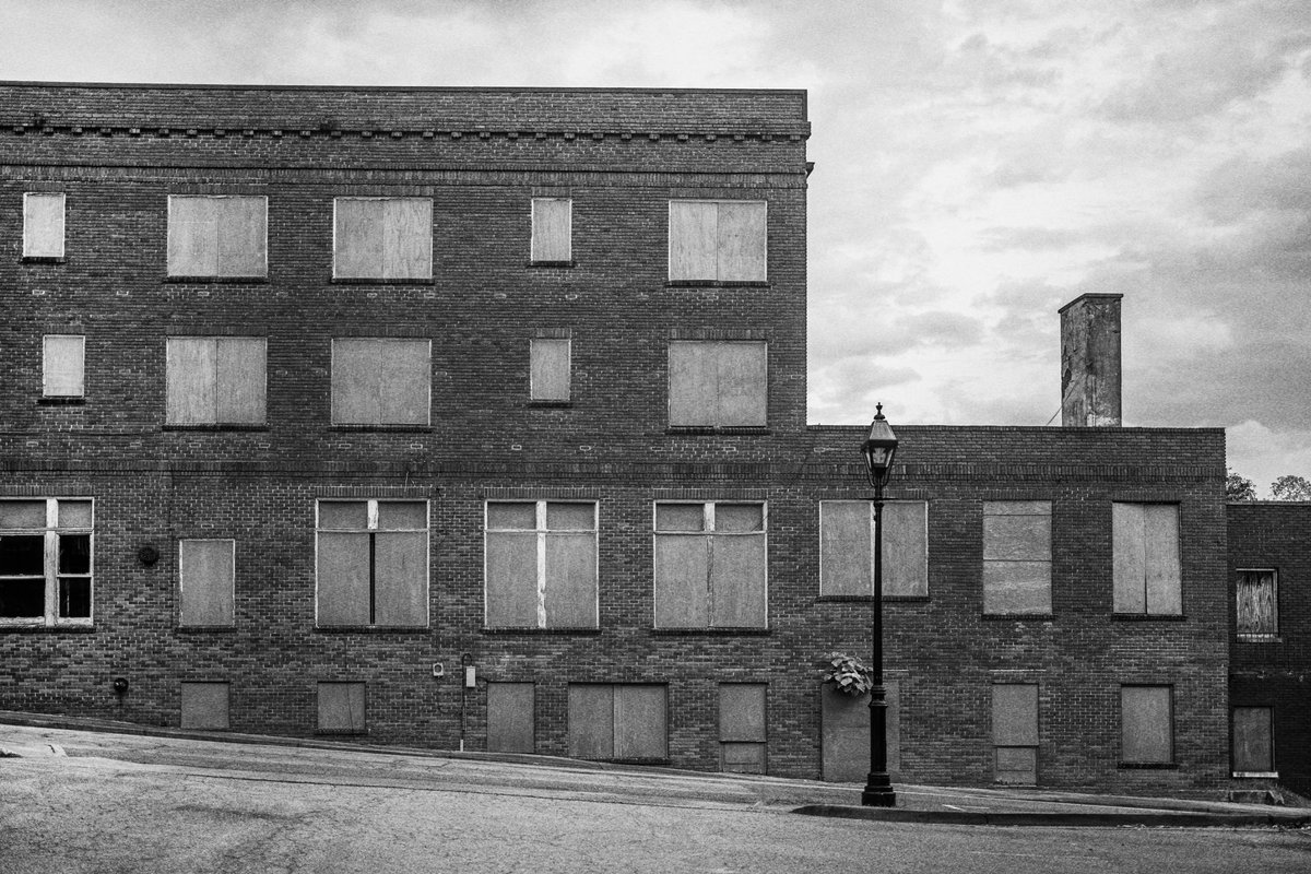 Some black and white images from our recent trip to the Old96 district in #SouthCarolina #sc #old96 Such a cool place to visit…quaint towns, historic hidden gems, cool murals, nice people. Cant wait to go back to enjoy the slower pace there. #abbeville #laurenssc #edgefieldsc