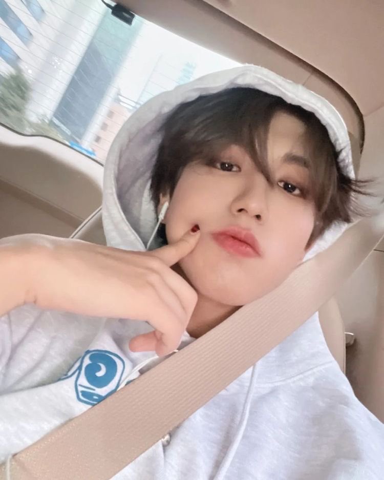 dazzzlls's tweet photo. #minsung au/ау

где минхо хореограф, который проводит открытые занятия, а джисон является антонимом слову спорт https://t.co/0PNghSmN13