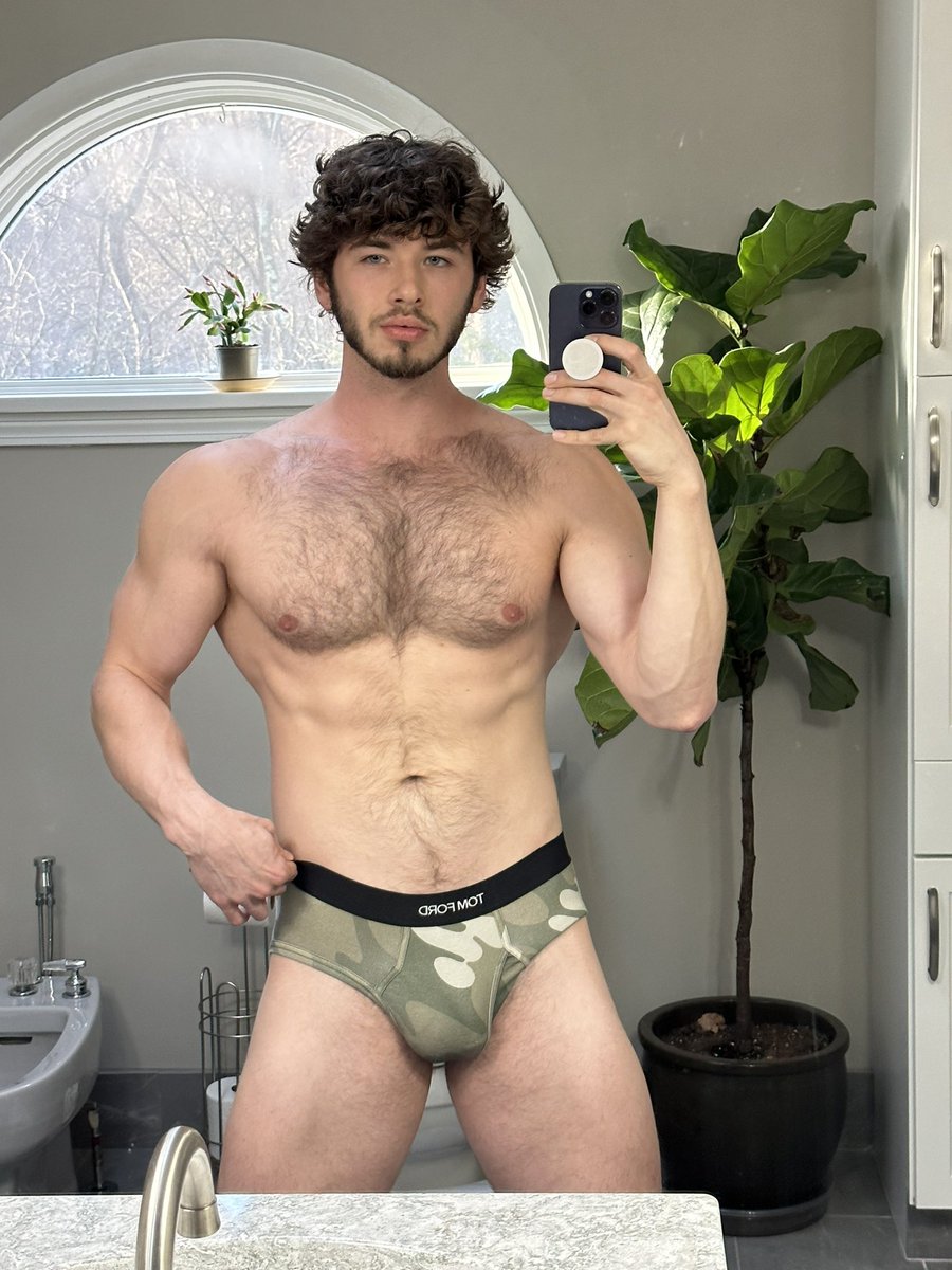 FvEL8kSWYBw0fHH?format=jpg&name=medium