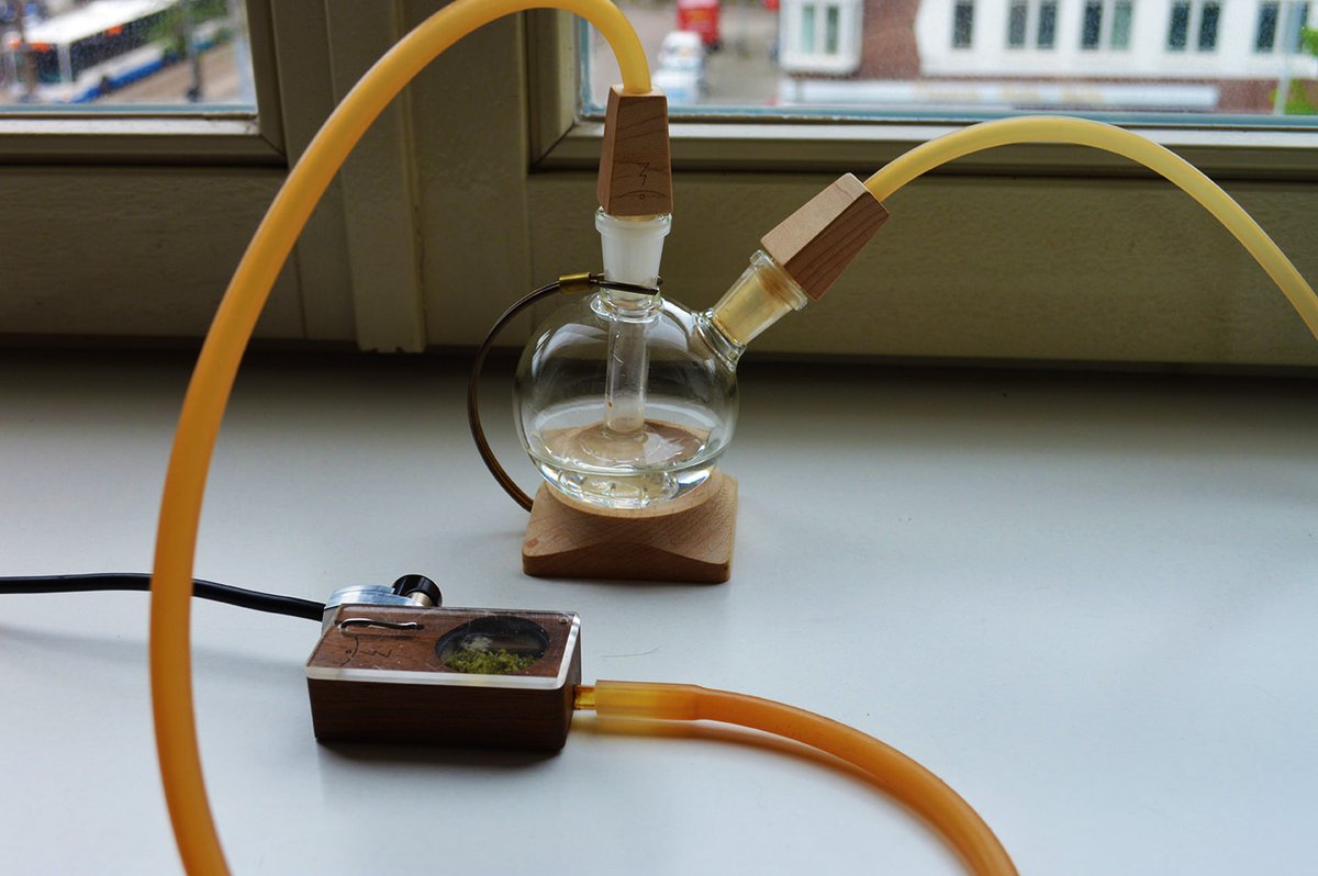 magicflight's tweet photo. When purity is important to you, use our incredible Orbiter tabletop bubbler with the #LaunchBox or #MDBox to share & enjoy your ultra-smooth launch, hookah-style!
Tap through to our website to get yours 👉🏼https://t.co/lXIzJYWIEL
#CannabisCommunity #HookahStyle https://t.co/A9DzAvVpO7