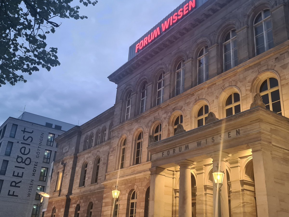 krabina's tweet image. Wie passend! #Freigeist #Wissen #Göttingen