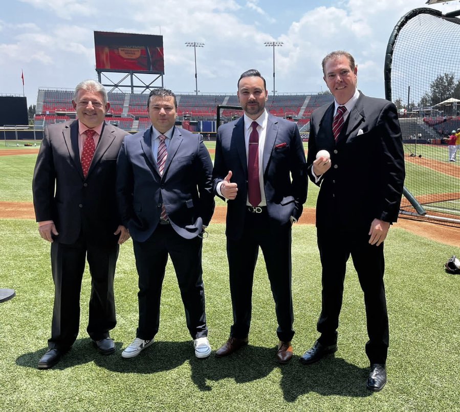 valdezrocket's tweet photo. Tirando rostro  #MexicoCitySeries con los grandes @GuillermoCelis @EitanBenezra @JESanchez_ESPN  @checo_sanchez #MexicoCitySeries #MLBxESPN #ESPN #Entonchi !! https://t.co/MFUCSUPN1v