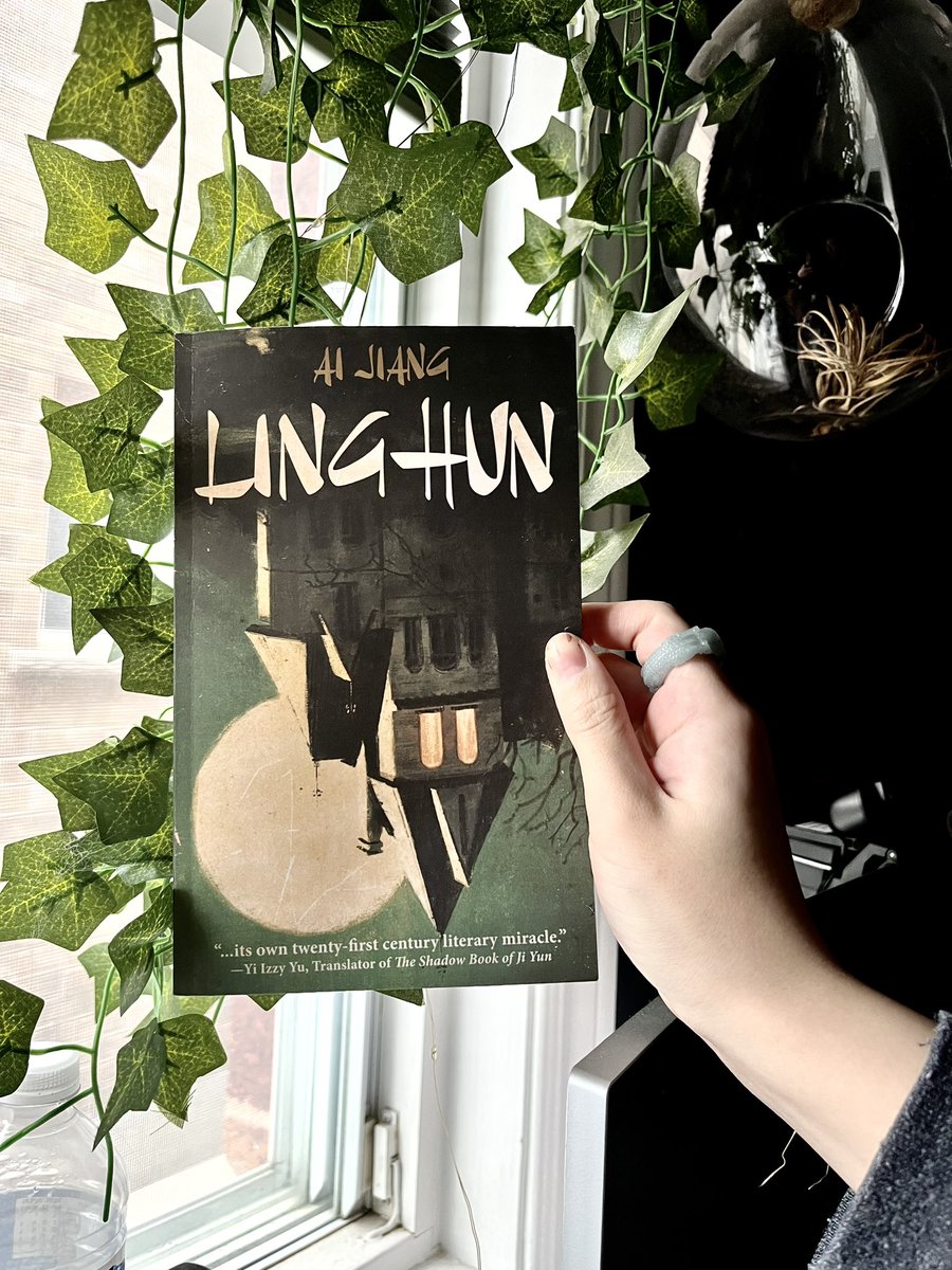 AiJiang_'s tweet photo. It is officially Asian American and Pacific Islander Heritage Month! 👀🔥

Do take a peek at your local bookstore &amp; perhaps grab a book or two by an #AAPI author!🫶🏼

My own book LINGHUN is turning a month old tomorrow, so if you might be keen to grab a copy or preorder I AM AI🫣 https://t.co/3QQOHGvTw1