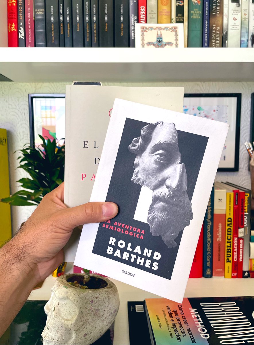 carloslosan's tweet image. Cerramos el mes de abril con dos libros más a la colección colegas: #LaAventuraSemiológica y #ElPoderDeLaPalabra