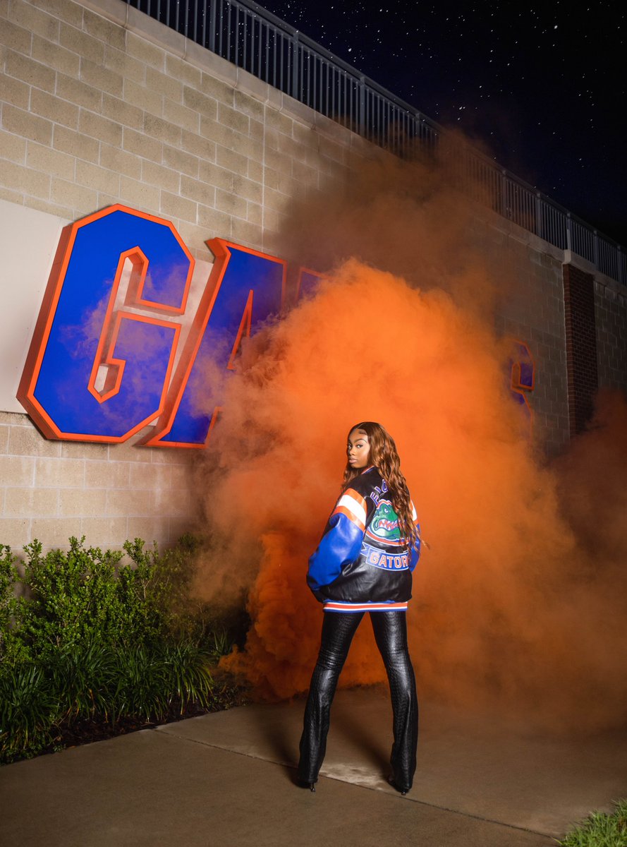 the orange & blueprint ! 🐊 #uf23 #biggrad #theuniversityoflorida #uf #blackgrad