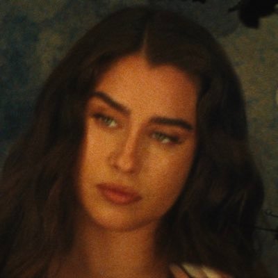 ashxxdmsolos's tweet photo. 🎀 Retweet for a solo DM with Lauren Jauregui 🎀 

Must follow us ! 
Picking May 8, good luck ❤ https://t.co/BoKVq432NP