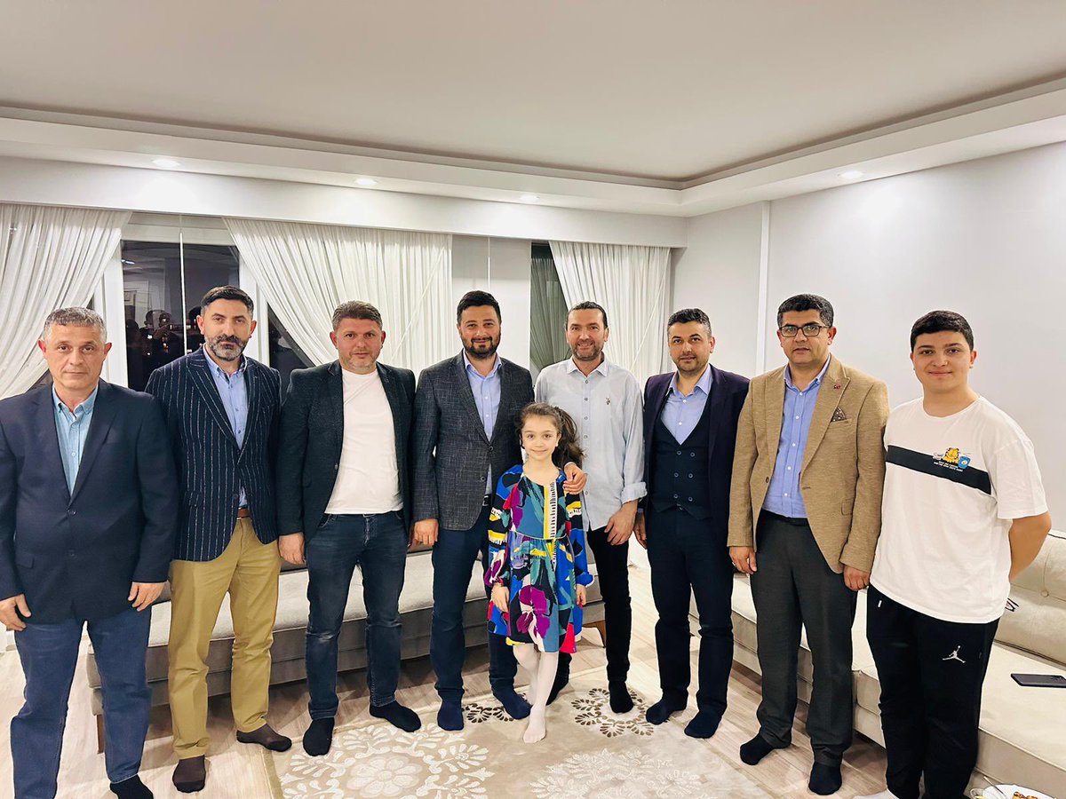 Sultan Selim Mahallemizde ikamet eden Engin Ayvaz'ın hanesine ziyarette bulunduk. Ailesine teşekkür ediyorum.