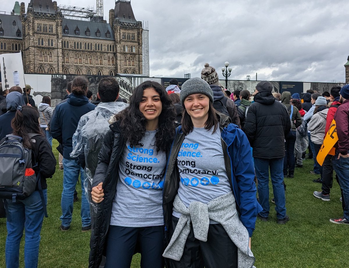 E4Dca's tweet photo. Standing in solidarity with @SupportOurSci and research trainees across Canada who need a livable wage #NationwideWalkout #SupportOurScience https://t.co/zVhrFxJP9s