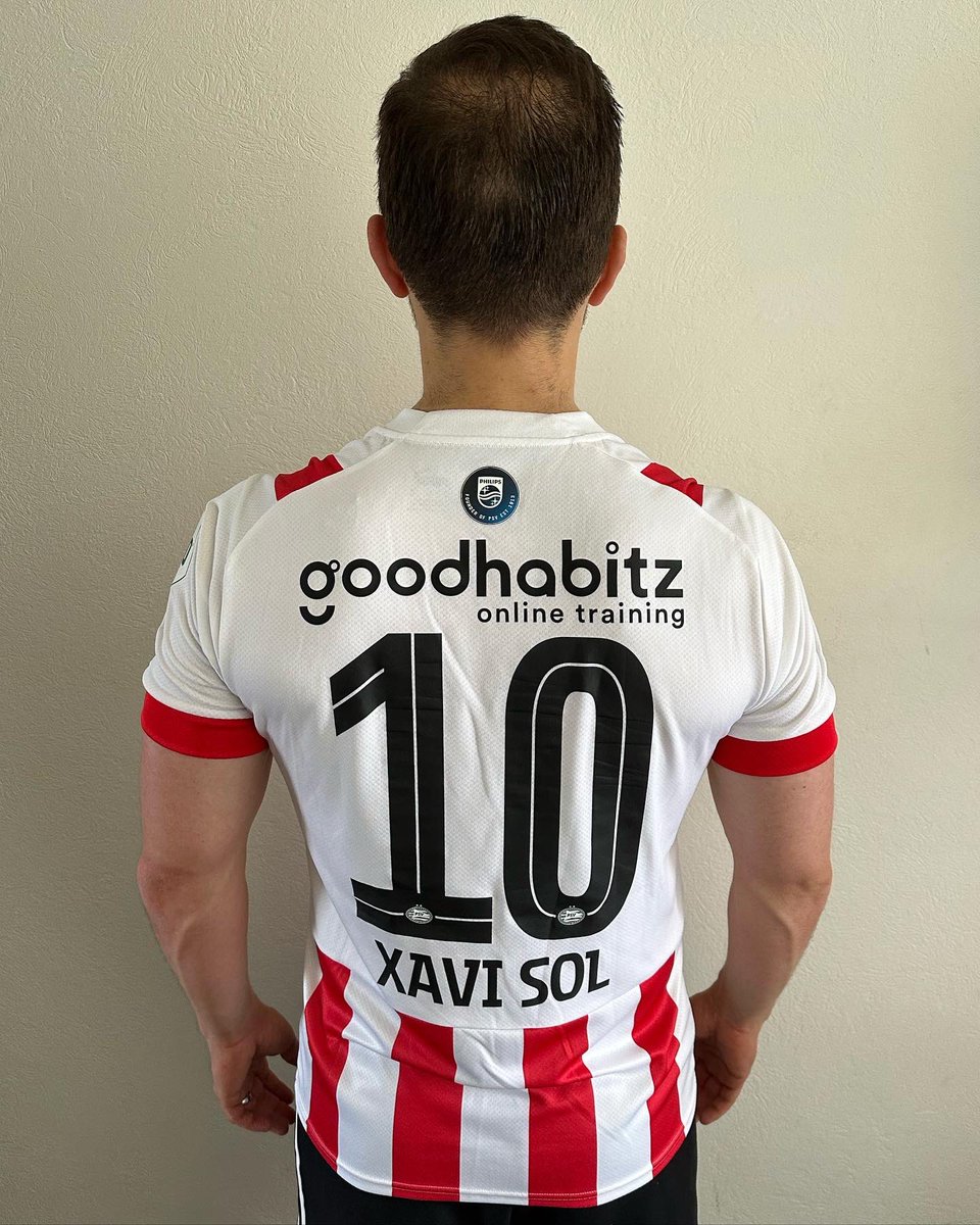 XaviSol_'s tweet photo. Da mucho gusto ver a mexicanos chingones en el extranejero. 🇲🇽🎉
Felicidades al @GutiGalaviz y al @PSVespanol por el título de Copa
en Los Países Bajos 🇳🇱 🏆
Hoy estamos en #DeSolASol con
la rojiblanca de #YaMeBi 🟥⬜️🟥
https://t.co/cdappRCISb https://t.co/Uzmmujug5r