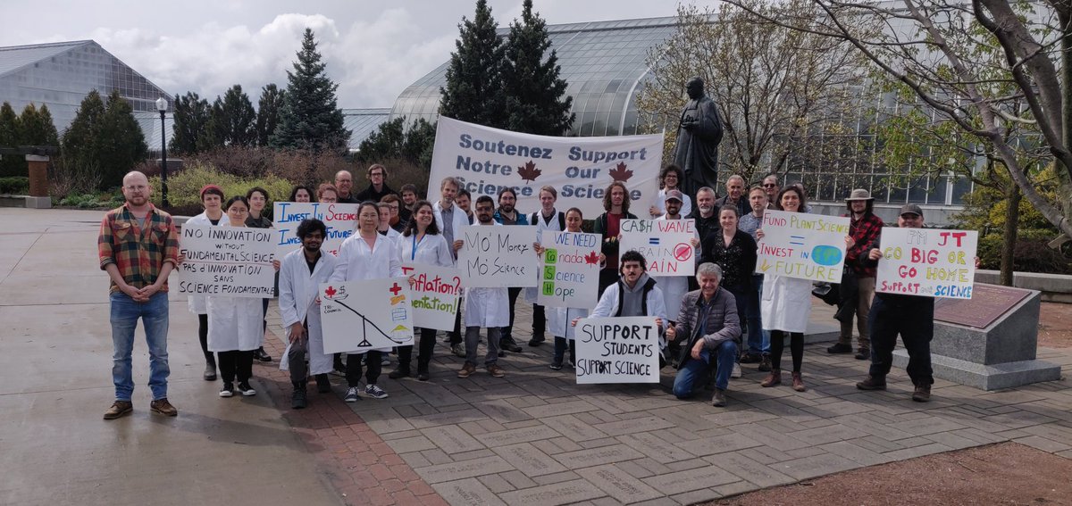 Bio Udem à la marche pour le financement de la science canadienne! #supportourscience <a href="/SupportOurSci/">Support Our Science</a>