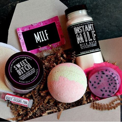 PSA: Mother's day is two weeks from yesterday. We're shipping within two business days, so there's still time. 

 #monday #mothersday #twoweeks #mom #mother #giftformom #skin #skincare #gift #giftset #giftbox #giftbasket #selfcare #mothersdaygift #giftid… ift.tt/7xNyTBw