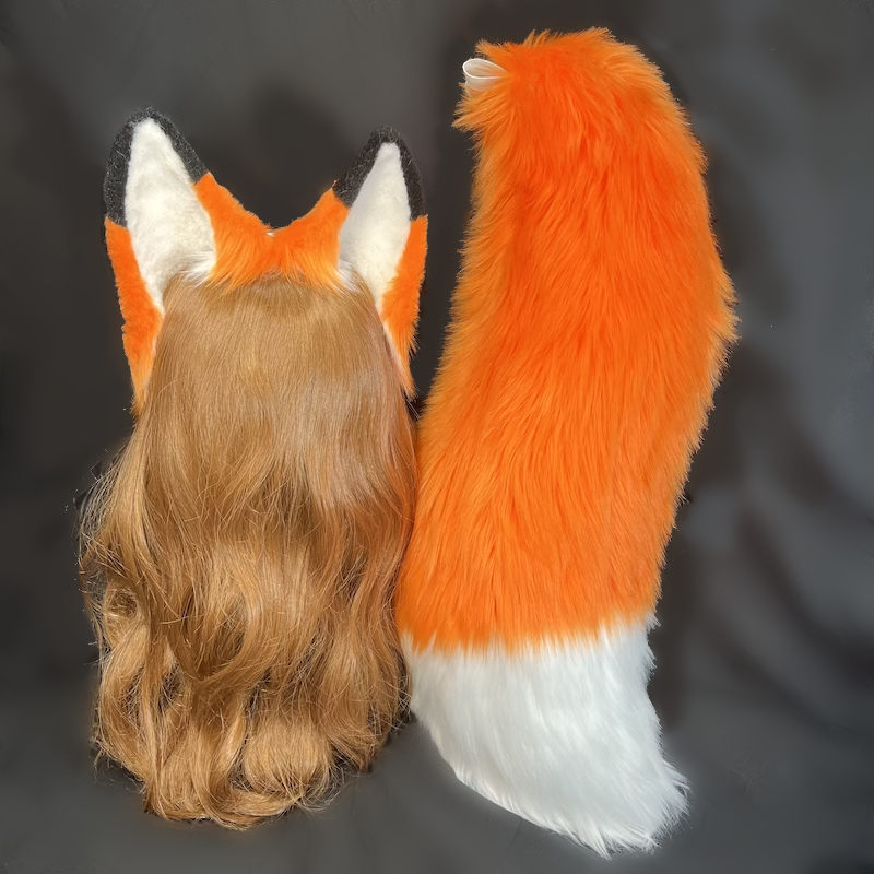 How is everyone keeping healthy? We are neck-deep in fur to keep the creative juices flowing! 

Fox Ears and Fox White tipped tail!

#hybridnight #hybridnightcreations #senekosan #seneko #foxgirl #fox #kemono #kitsune #狐 ＃ケモノ ＃猫 ＃かわい  #世話やきキツネの仙狐さん