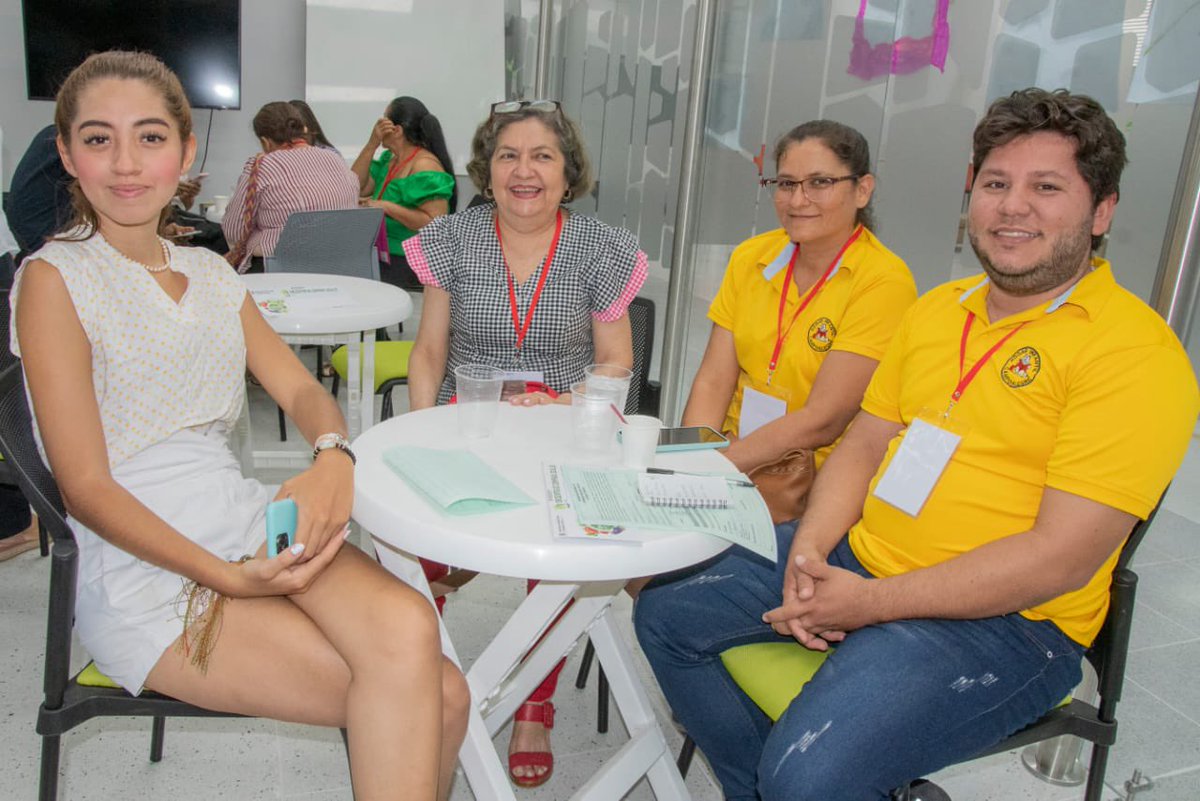 HuilaGob's tweet photo. estratégicos, encaminada a fortalecer los circuitos cortos de comercialización, y favorecer a los pequeños productores agropecuarios. https://t.co/7vfkY2HW9f