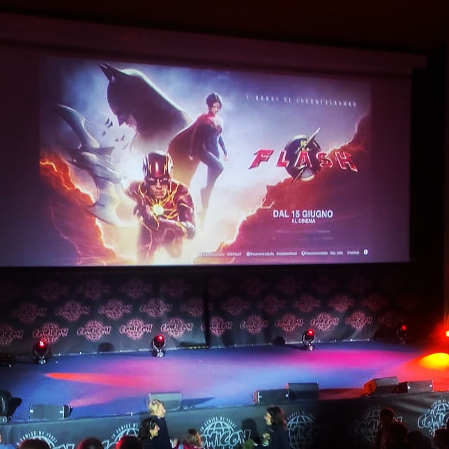 MadMassit's tweet photo. Eccitati di aver partecipato all'anteprima europea di The Flash al @comiconitalia Il nuovo #DCU prende vita in un kolossal da brividi @WarnerBrosIta @DCOfficial
#TheFlash #Flash #DCEU #EzraMiller #MichaelKeaton #BenAffleck #AndyMuschietti #SashaCalle #Batman #Supergirl #MadMassit https://t.co/X36Fuh2Quz