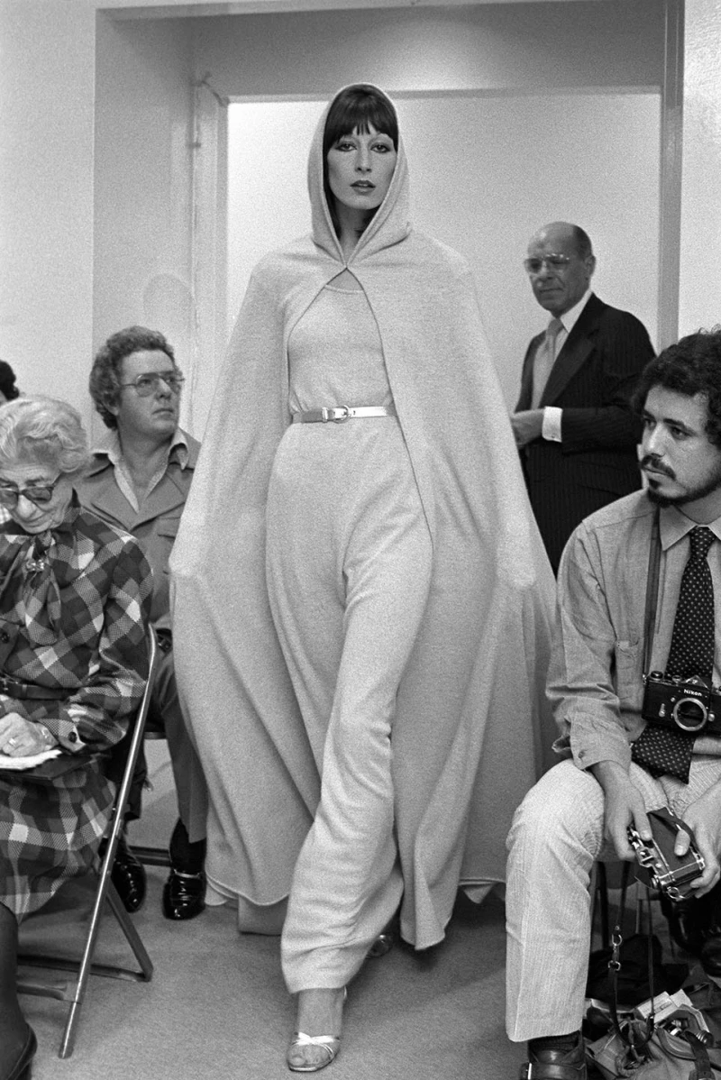 OgLakyn's tweet photo. Has any man dressed a woman better than Halston? https://t.co/KhMWtheVEE