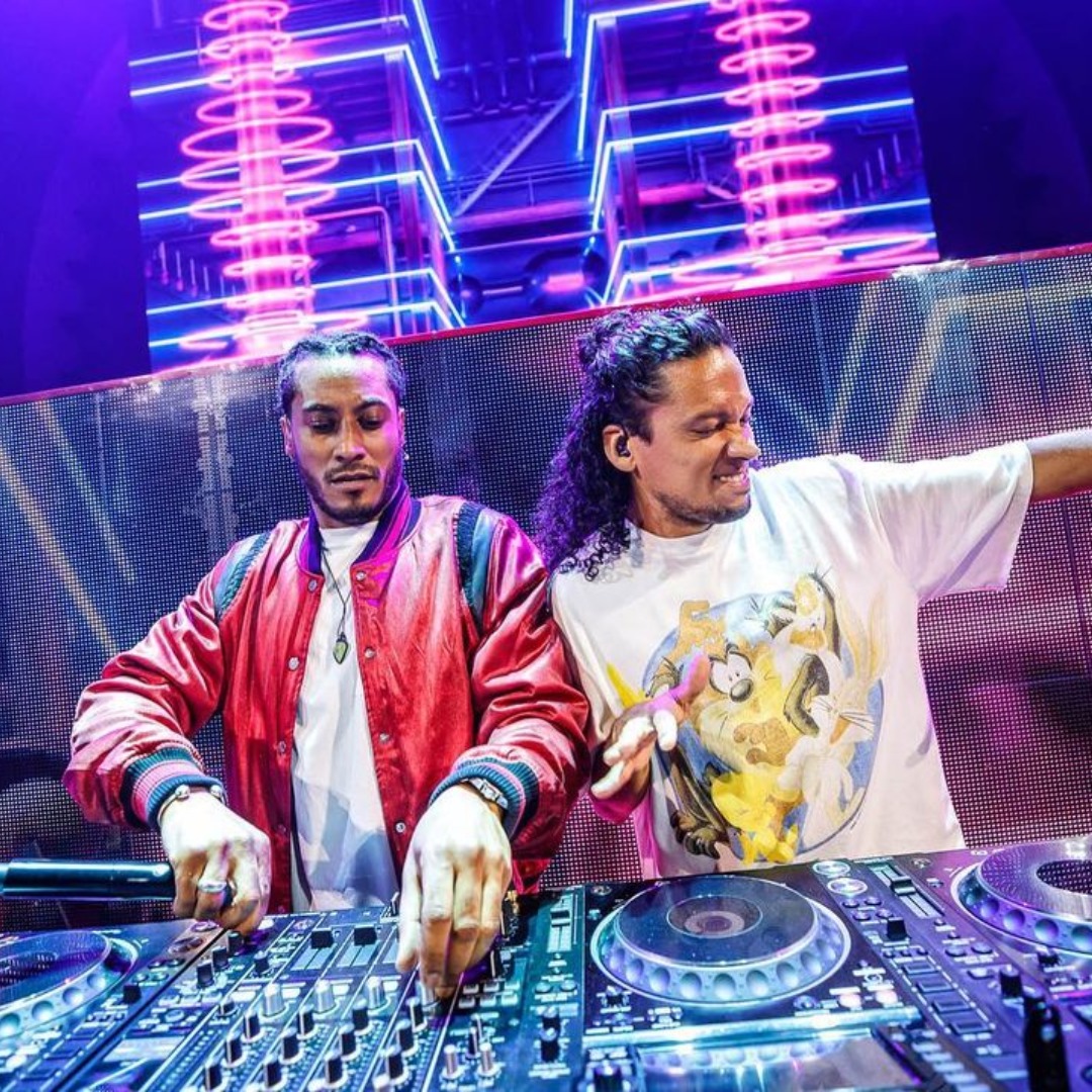103radio's tweet photo. They are Sexy By Nature 😍 @SJ_RM prendrons les commandes de 103 Klubb ce soir à 21H 🔥🔥🔥
https://t.co/zecMZyGZlx
#mix #sunneryjamesryanmarciano #dj #music #radio #radioshow #103radio #103klubb #sexybynature #sunneryjames #ryanmarciano #sonomusic https://t.co/UyUZKUSPBy