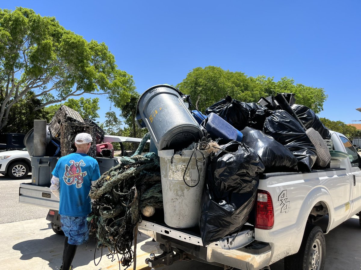 AndrewOtazo's tweet photo. I spent this morning helping @Cleanthisb_up remove 1,239 pounds of trash from Elliott Key https://t.co/U0ZeYCtcQE