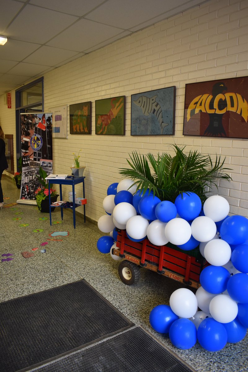 RCCDSB's tweet photo. Yesterday, Holy Name Catholic School hosted their 100th Anniversary Open House. Thank you to everyone who came out to celebrate, and a big thank you goes out to the Holy Name staff for organizing this wonderful event! Here's to 100 years of Catholic education at Holy Name🎉🎈🎊 https://t.co/sxHQh7G5Ii