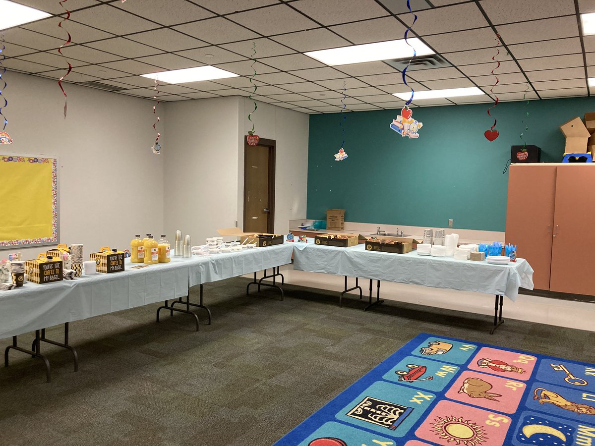 mrscottle4th's tweet image. Thank you @BearCreekPTA for the bagels this morning for #TeacherAppreciation week! @BearCreekElem #BESTatBCE