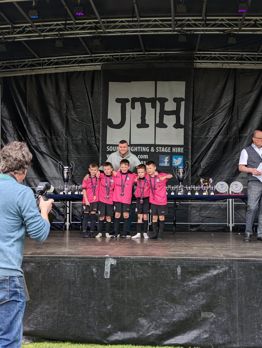 danni_masterson's tweet photo. Tournament in filey for the long weekend for these guys and what a weekend itβs been!! Absolutely amazing memories made with amazing people! & Dom Matteo guest appearance.
A weekend Tyler will never forgetβ½οΈπ #ls27fc https://t.co/Bd4XrBXOtp
