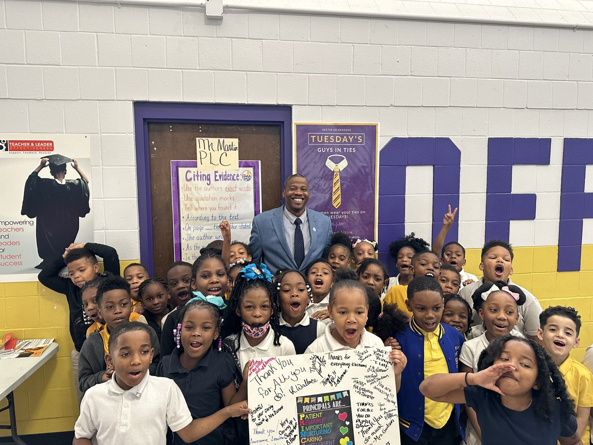 GeeterSchool's tweet image. We have the best Principal in the 🌎  Mr. Martin you are the best thing to happen to Geeter K8! Thank you for your life’s dedication to our students! #PrincipalsAppreciationDay