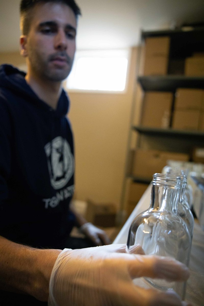 TOAwaters's tweet image. Fill it up! 

Each bottle of bubble bath is filled with our &quot;filler machine.&quot; It ensures that each bottle is filled with exactly 16oz of bubbly goodness.

#howitsmade #howitsdone #makingsoap #makingbubblebath #smallbusiness #shopsmall #smallbiz #GetYourTOAon #TOAforLife