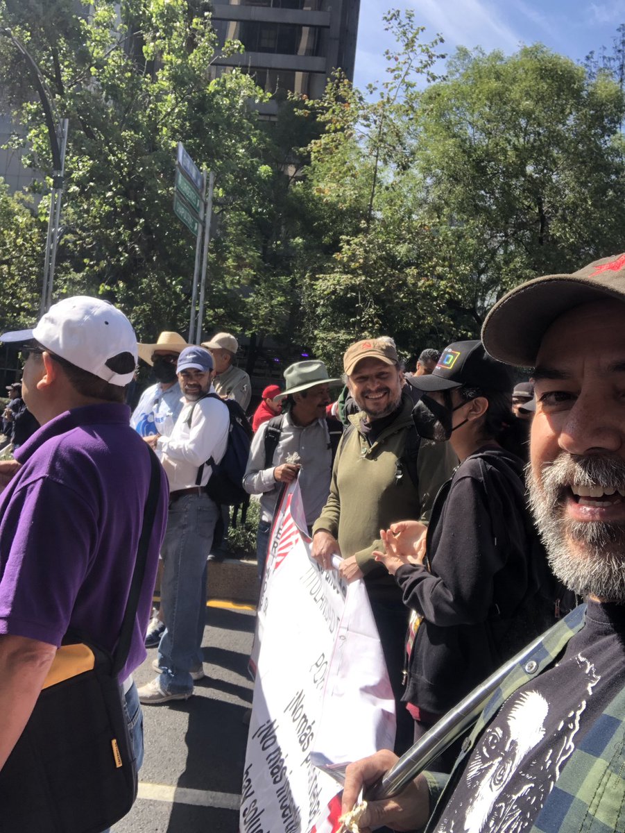 cuartosol's tweet photo. El @SutiemsOrg presente en la marcha del 1ro. de Mayo de 2023, que se realizó del Ángel de la Independencia al Monumento a la Revolución, a partir de las 9:00 horas, por educación y trabajo dignos. https://t.co/MyW2ptjYZu
