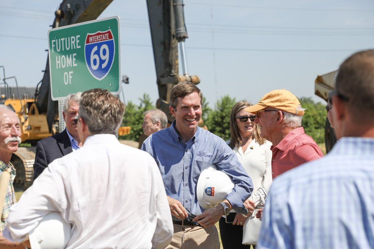 KyDems's tweet photo. .@AndyBeshearKY is building a better Kentucky:

✅ Brent Spence Bridge project
✅ I-69 river crossing
✅ Mountain Parkway expansion
✅ $500 million for clean water
✅ High-speed internet for 34,000+ families
✅ First West Louisville hospital in a century
✅ New BG Veterans Center https://t.co/CtX0AIIhh0