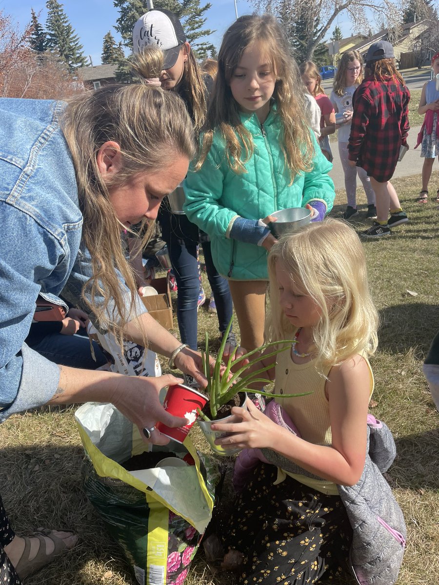 Huge thank you to the dedicated Eco Squad for organizing so many successful environmental initiatives <a href="/GlenbowSchool/">Glenbow Elementary School</a> this year.. #RVSEd