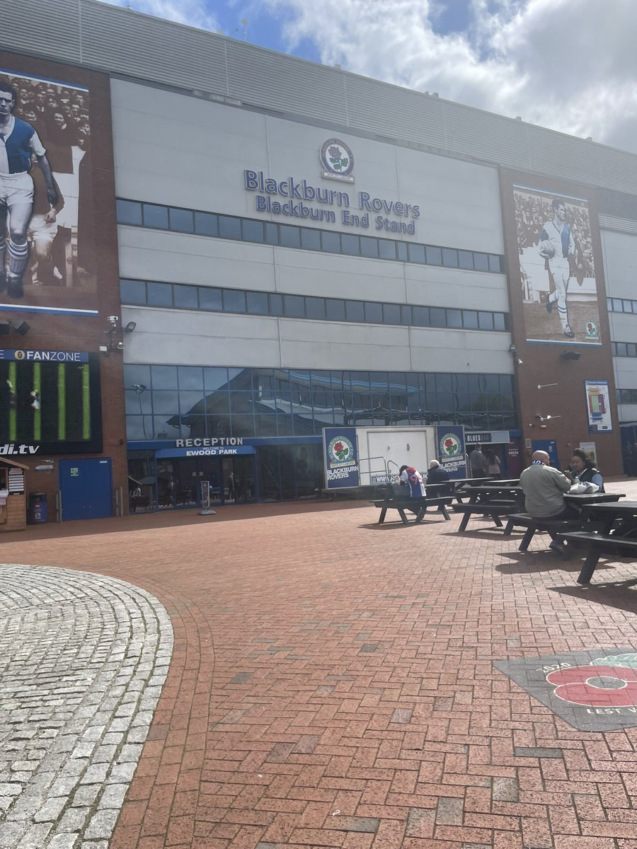 P_Stubbs14's tweet photo. Being treated to Blackburn V Luton away today
Another stadium ticked off ๐งก#BLALUT #COYH https://t.co/OxmN0rO3dU