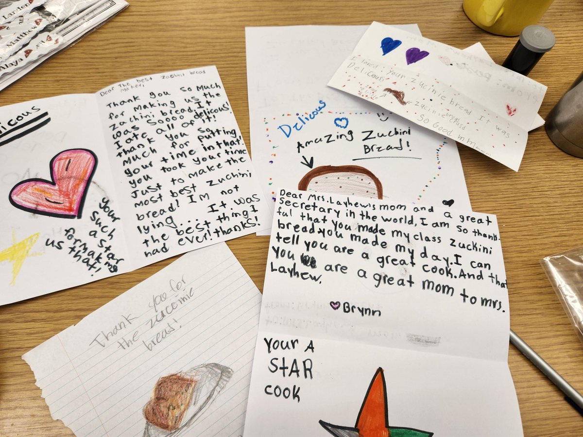 LayhewMrs's tweet photo. Found out last week, many of my students have never had zucchini bread. @dpatterson141 (my mom) to the rescue! She made 4 loaves with chocolate chips for these kiddos! They were so excited. Thanks mom! 💙 https://t.co/2kEvanwDI6