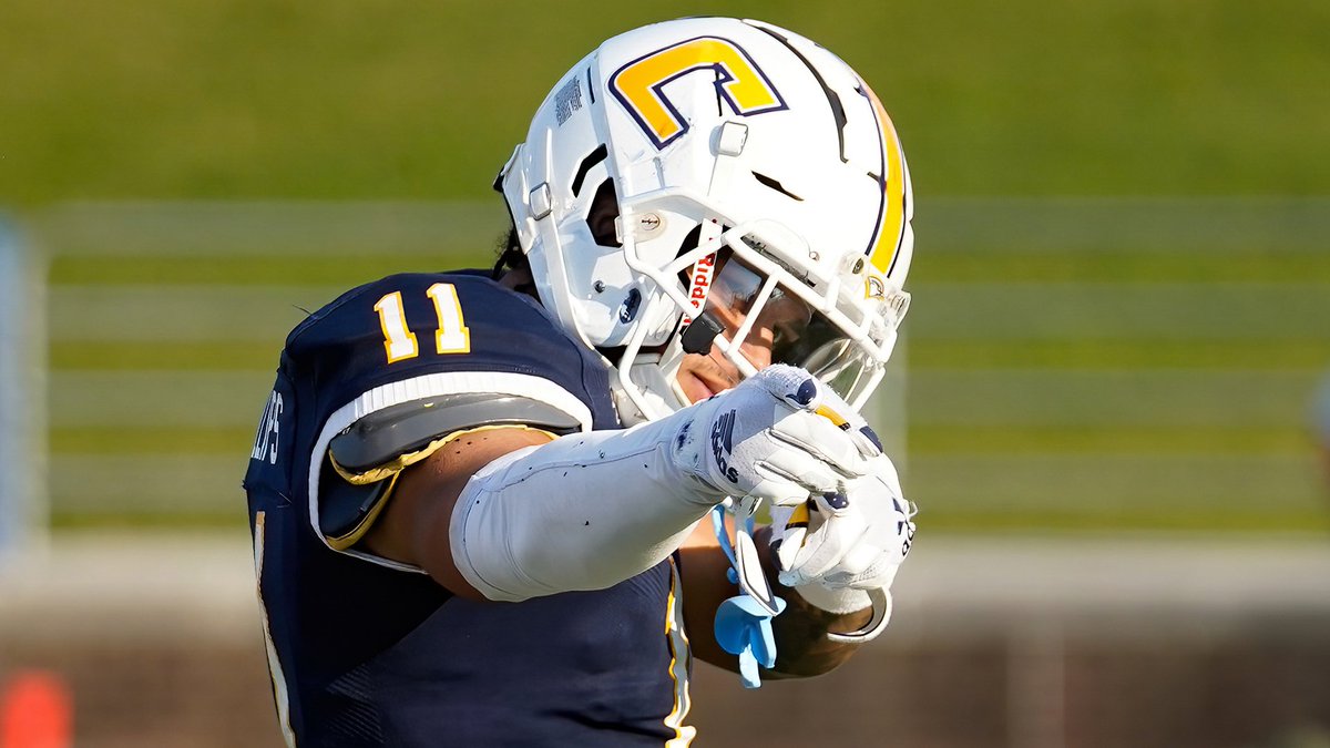 YannickSmith11's tweet photo. #AGTG after having a conversation with @Coach_Sprad I’m blessed to receive an offer from @GoMocsFB 💙 @CoachMP__  @DAWGHZERECRUITS @SummervilleFB https://t.co/jgeu1EGfUA