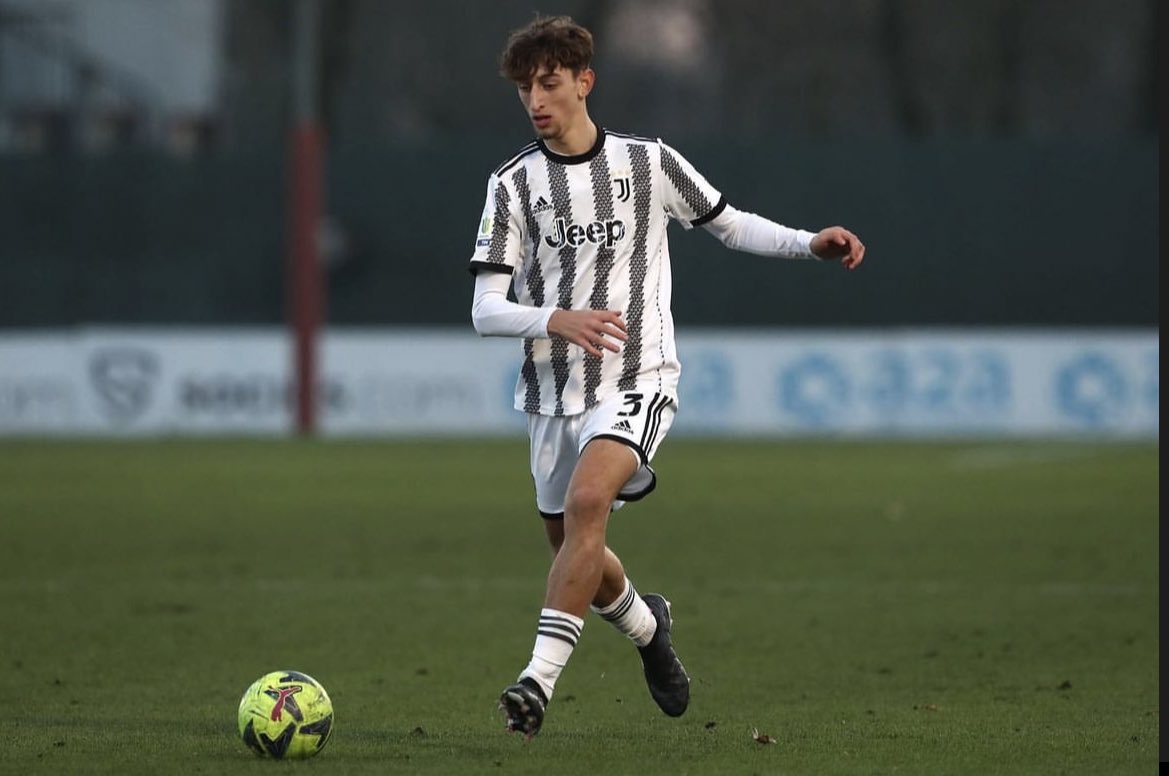 ahmedmoall's tweet image. Tarik Muharemović &amp;amp; Jonas Rouhi deserve first team football. They’re exceptional

Left/Left-Central play consisting of Tarik, Cambiaso/Rouhi, Fagioli/Miretti, Chiesa/Iling Jr/Yildiz shows potential.

Tarik’s natural feel, retention, range, and def. qualities make him so special.