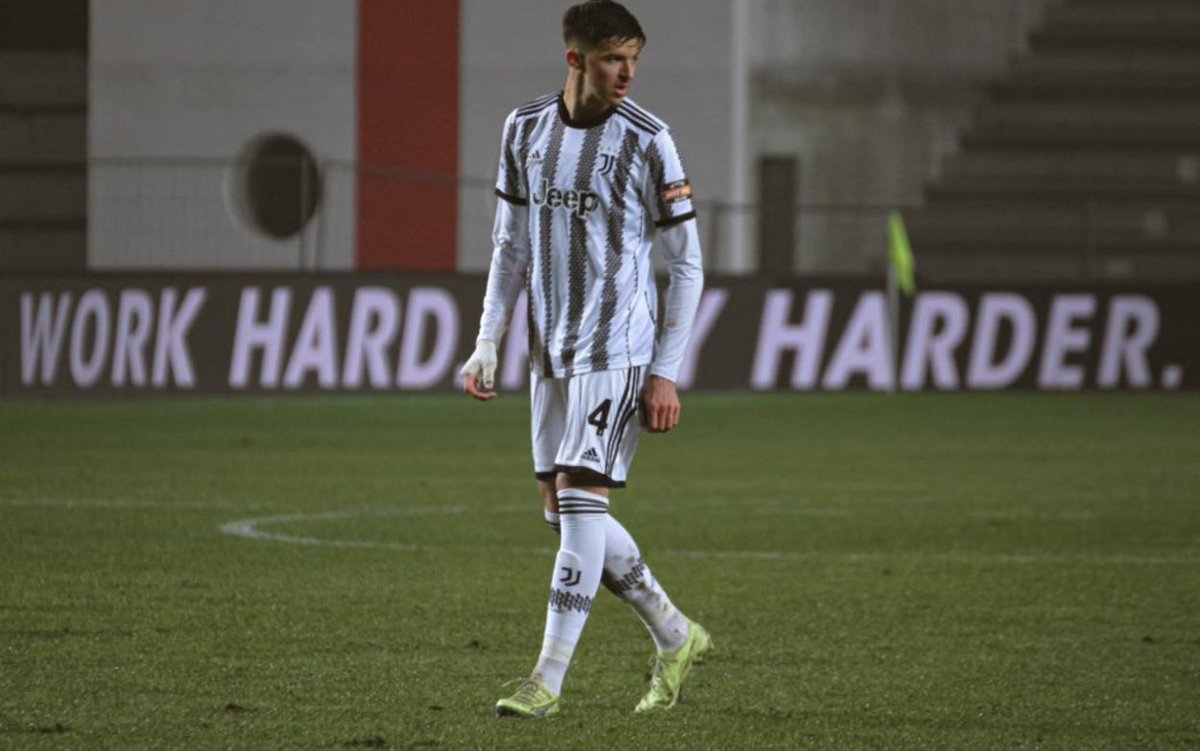 ahmedmoall's tweet image. Tarik Muharemović &amp;amp; Jonas Rouhi deserve first team football. They’re exceptional

Left/Left-Central play consisting of Tarik, Cambiaso/Rouhi, Fagioli/Miretti, Chiesa/Iling Jr/Yildiz shows potential.

Tarik’s natural feel, retention, range, and def. qualities make him so special.